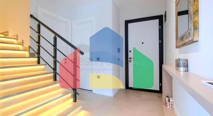 Роскошный пентхаус 4+1 с панорамным видом на море в центре Аланьи