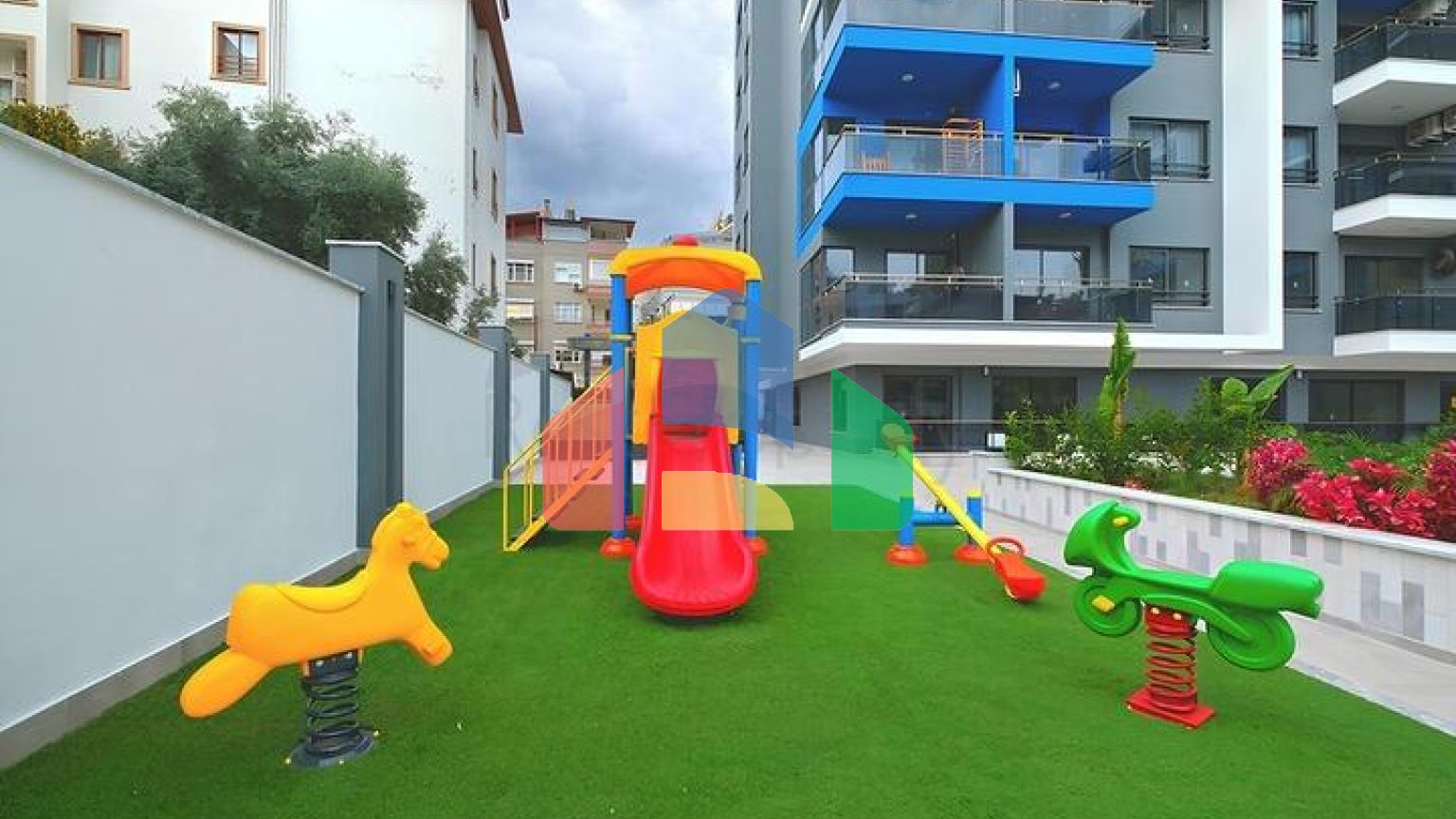 Квартира 2+1 в новом комплексе рядом с пляжем Клеопатра