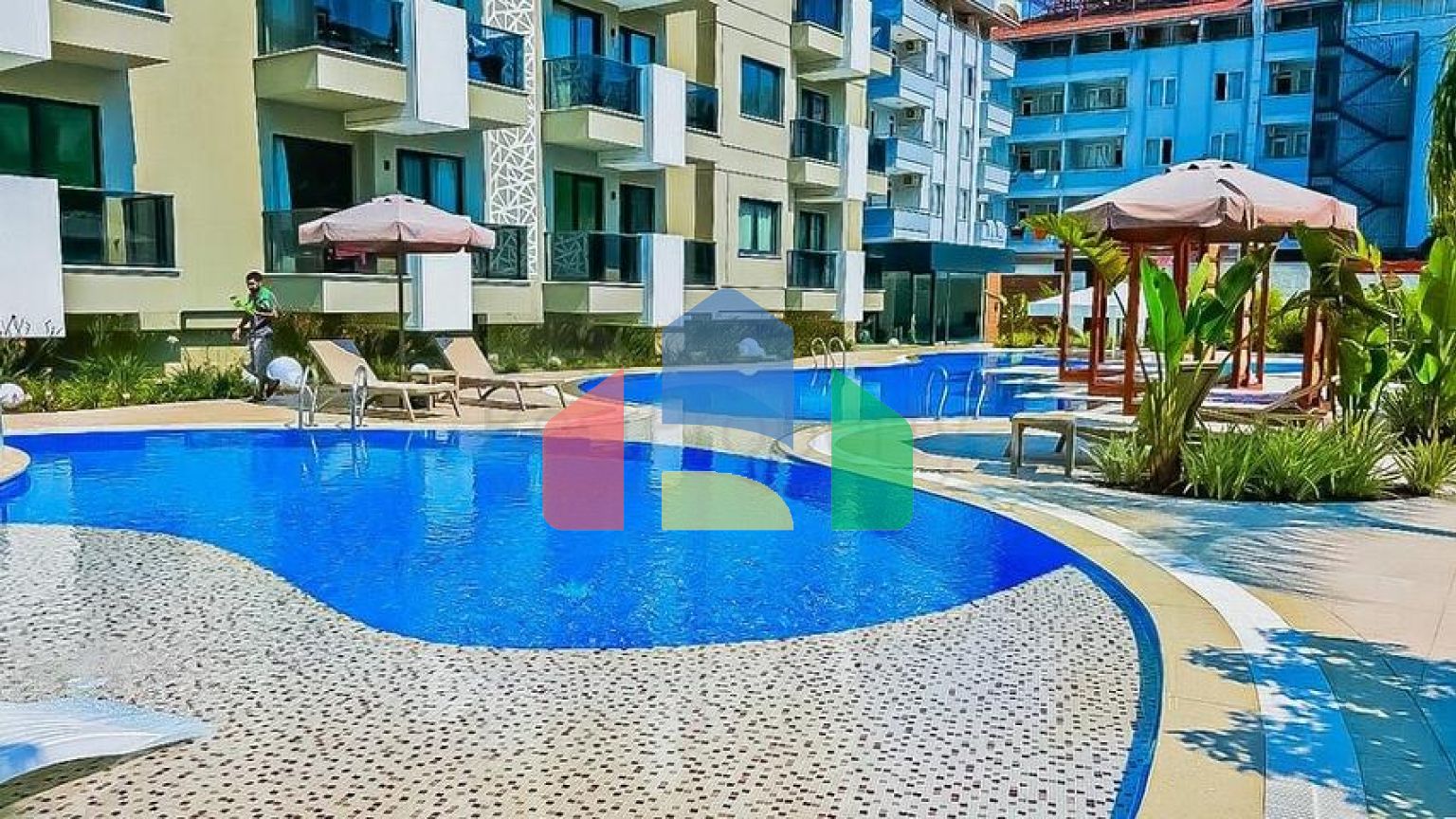 Современная трёхкомнатная квартира 2+1 в центре Аланьи