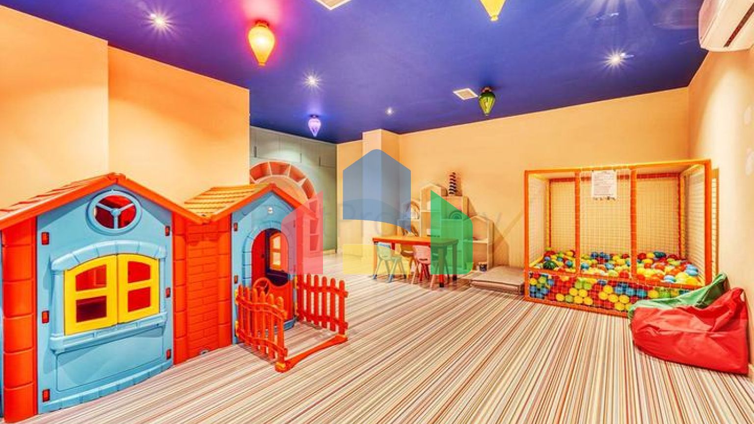 Современная трёхкомнатная квартира 2+1 в центре Аланьи