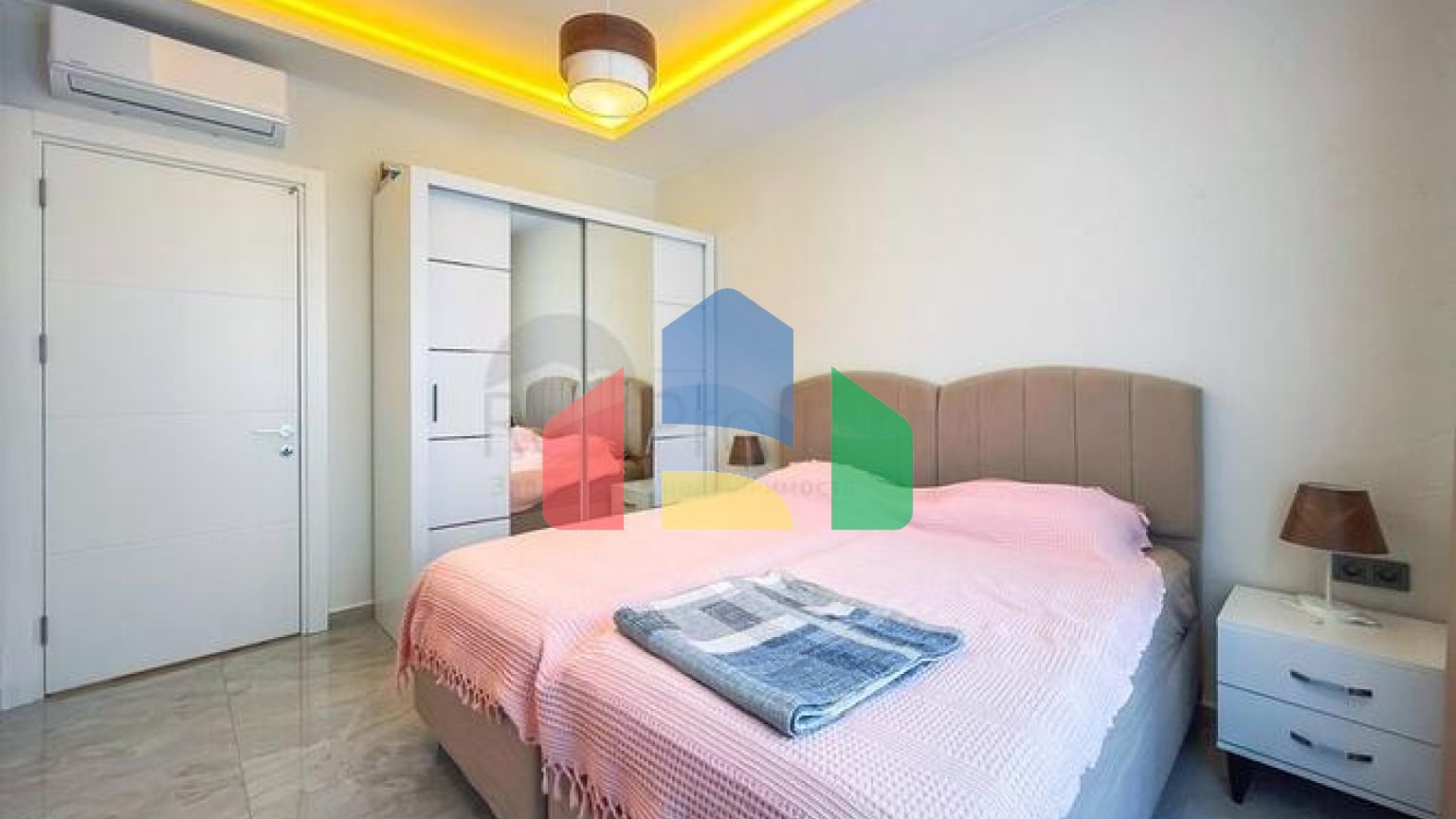 Двухкомнатная квартира 2+1 в центральной части Аланьи рядом с городской инфраструктурой