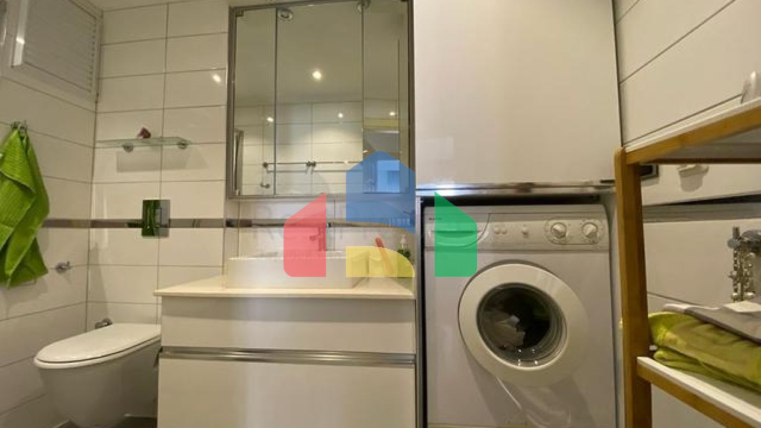 Просторная квартира 2+1 рядом с морем в тихом зеленом районе