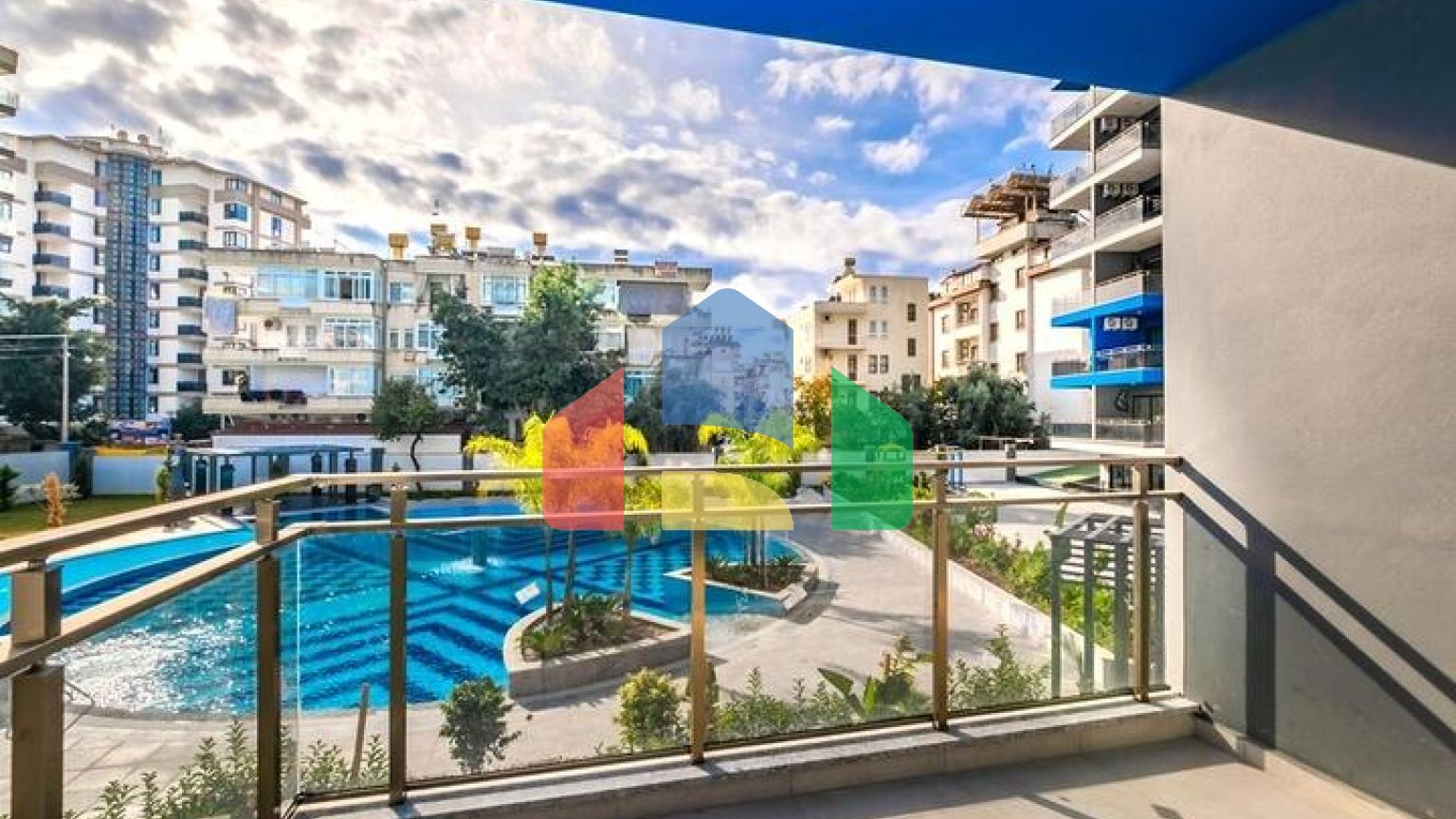 Квартира 1+1 в современном комплексе рядом с пляжем Клеопатра