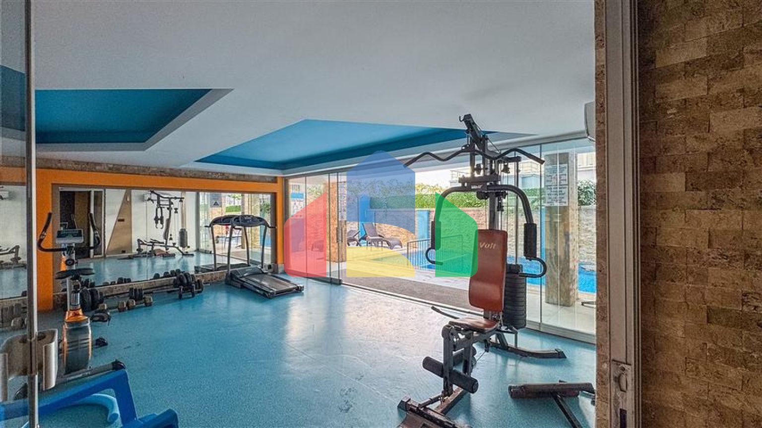 Двухкомнатная квартира 1+1 в центре Аланьи рядом с городской инфраструктурой