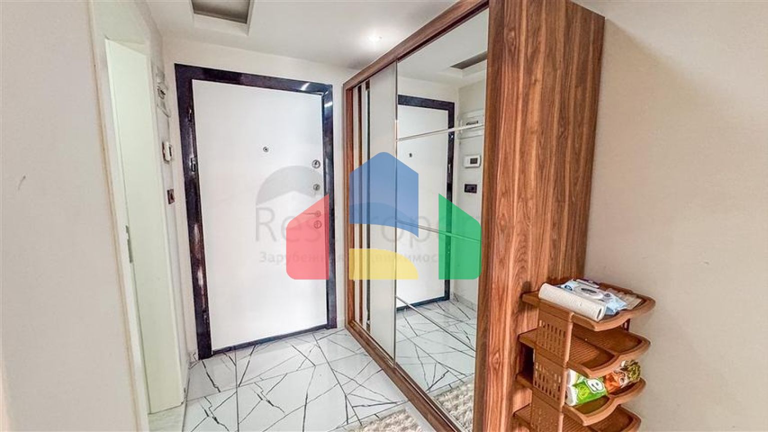 Двухкомнатная квартира 1+1 в центре Аланьи рядом с городской инфраструктурой