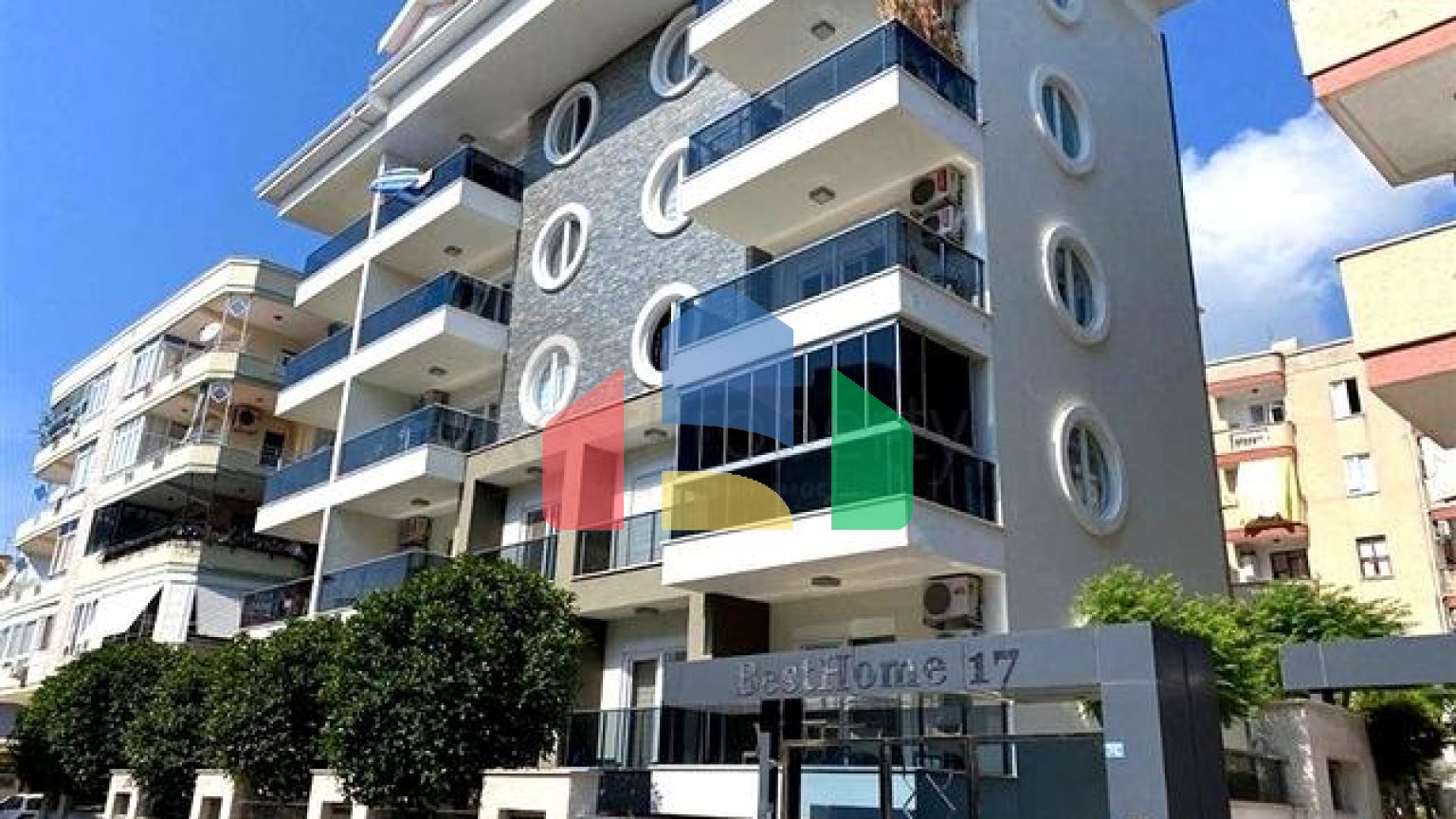 Светлая меблированная квартира 1+1 в развитом районе Клеопатра