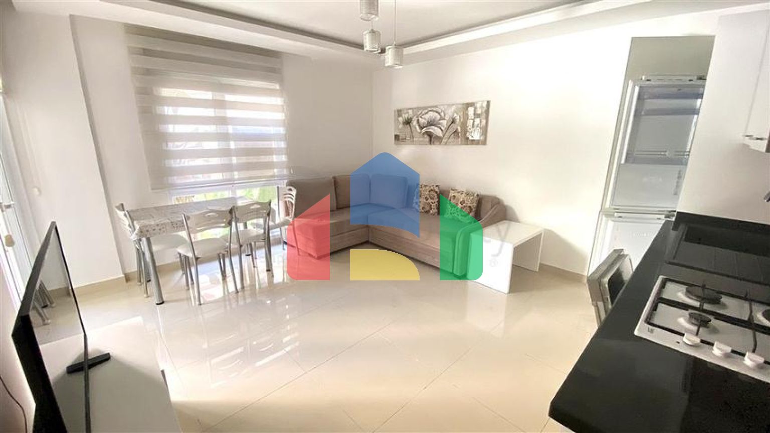 Светлая меблированная квартира 1+1 в развитом районе Клеопатра