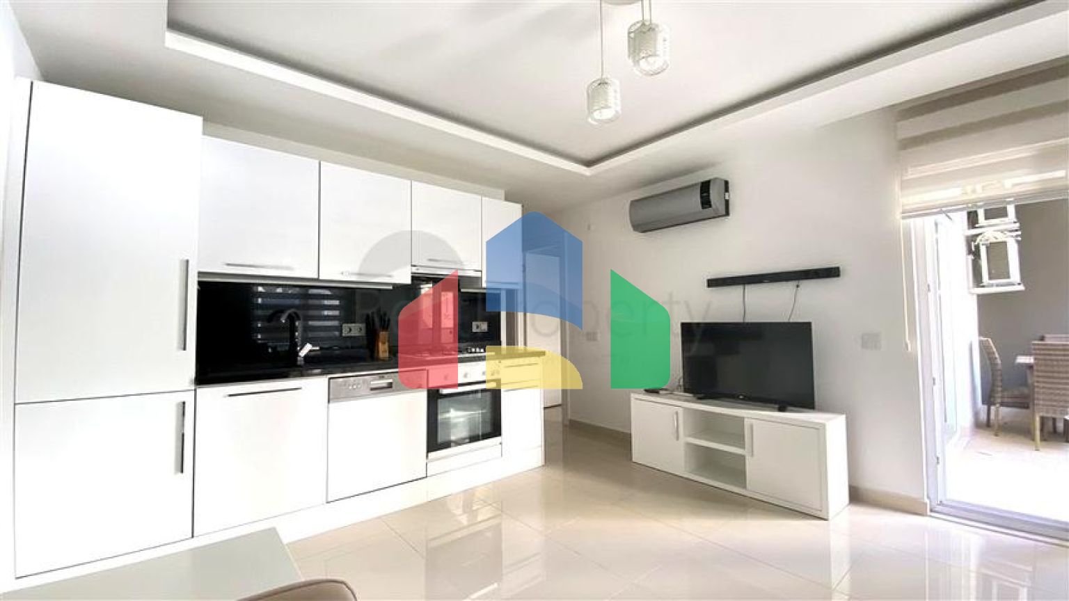 Светлая меблированная квартира 1+1 в развитом районе Клеопатра