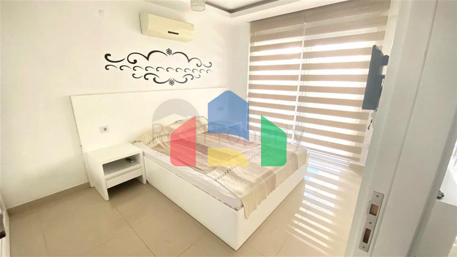 Светлая меблированная квартира 1+1 в развитом районе Клеопатра