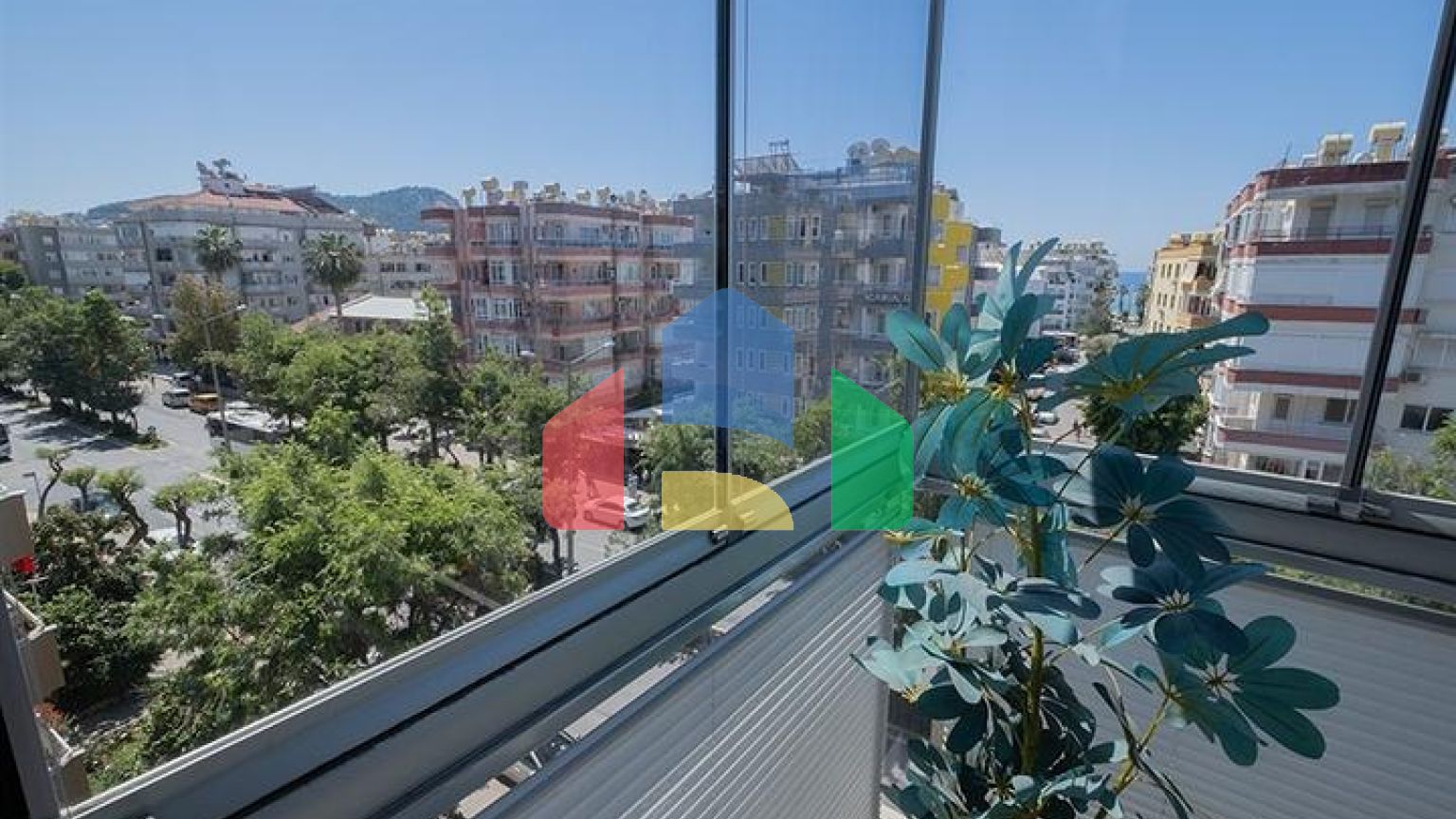 Светлая квартира 2+1 в районе Клеопатра