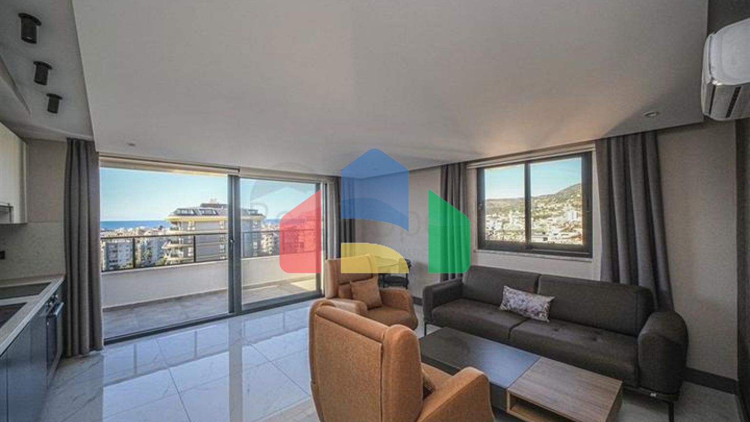 Современная квартира с качественной отделкой в центре района Клеопатра