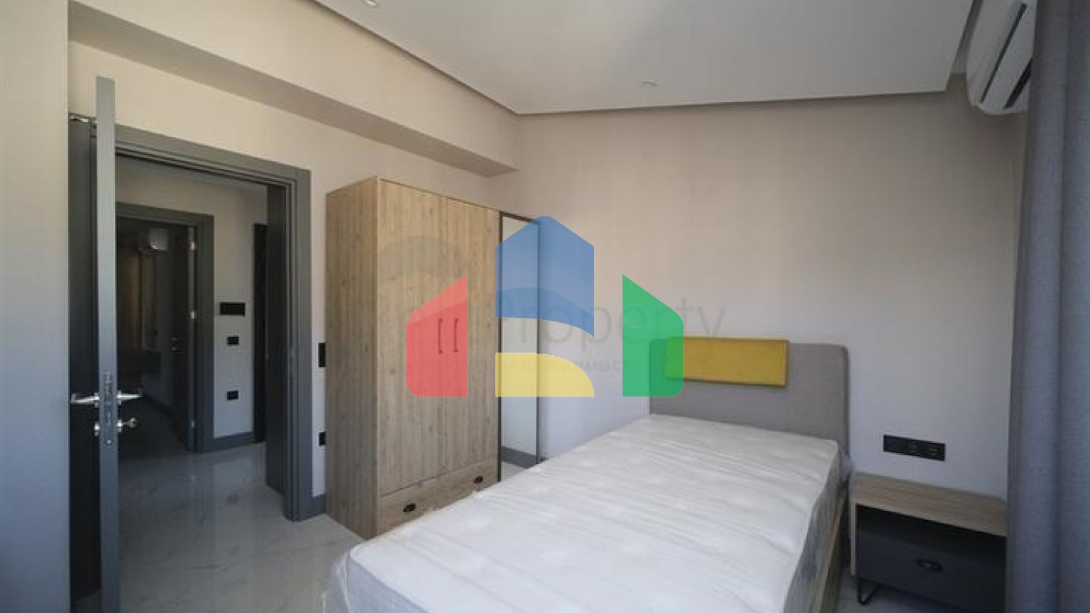 Современная квартира с качественной отделкой в центре района Клеопатра