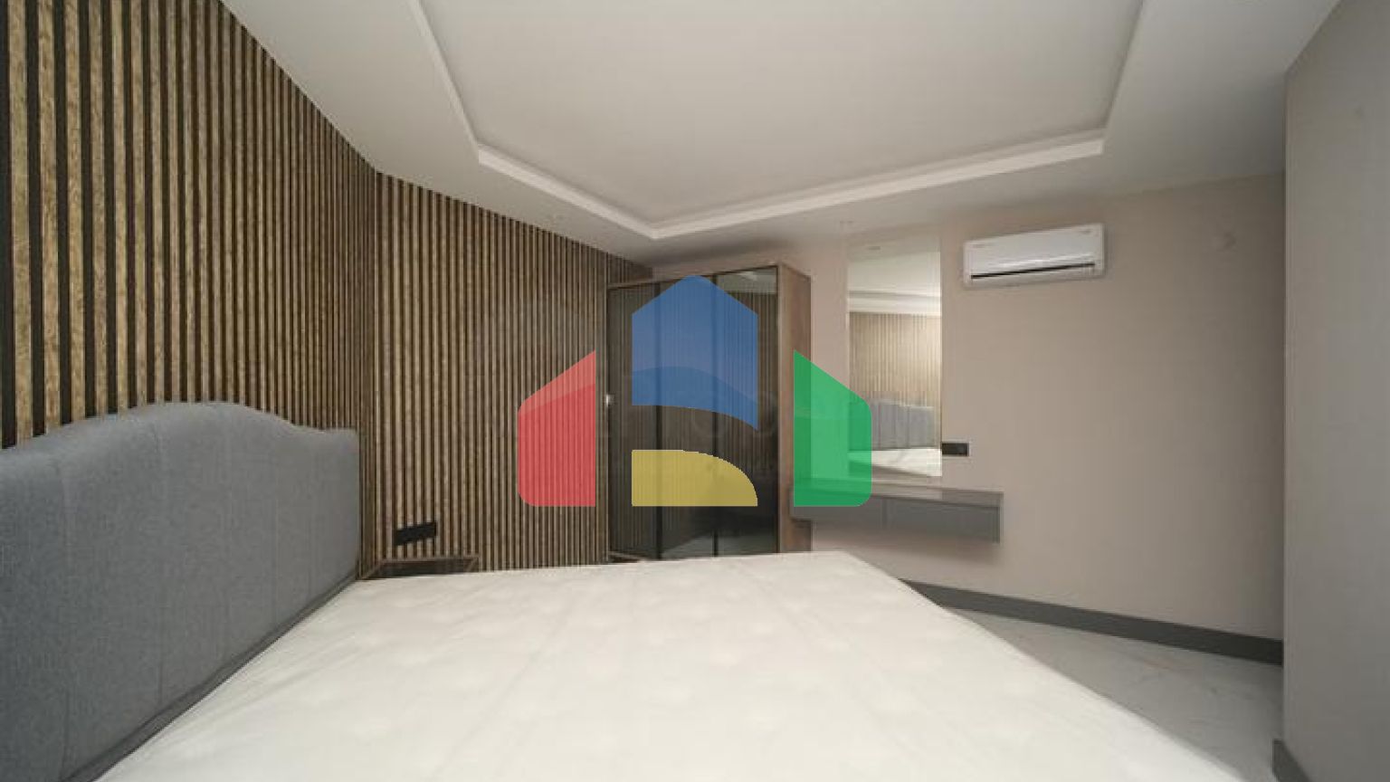 Современная квартира с качественной отделкой в центре района Клеопатра