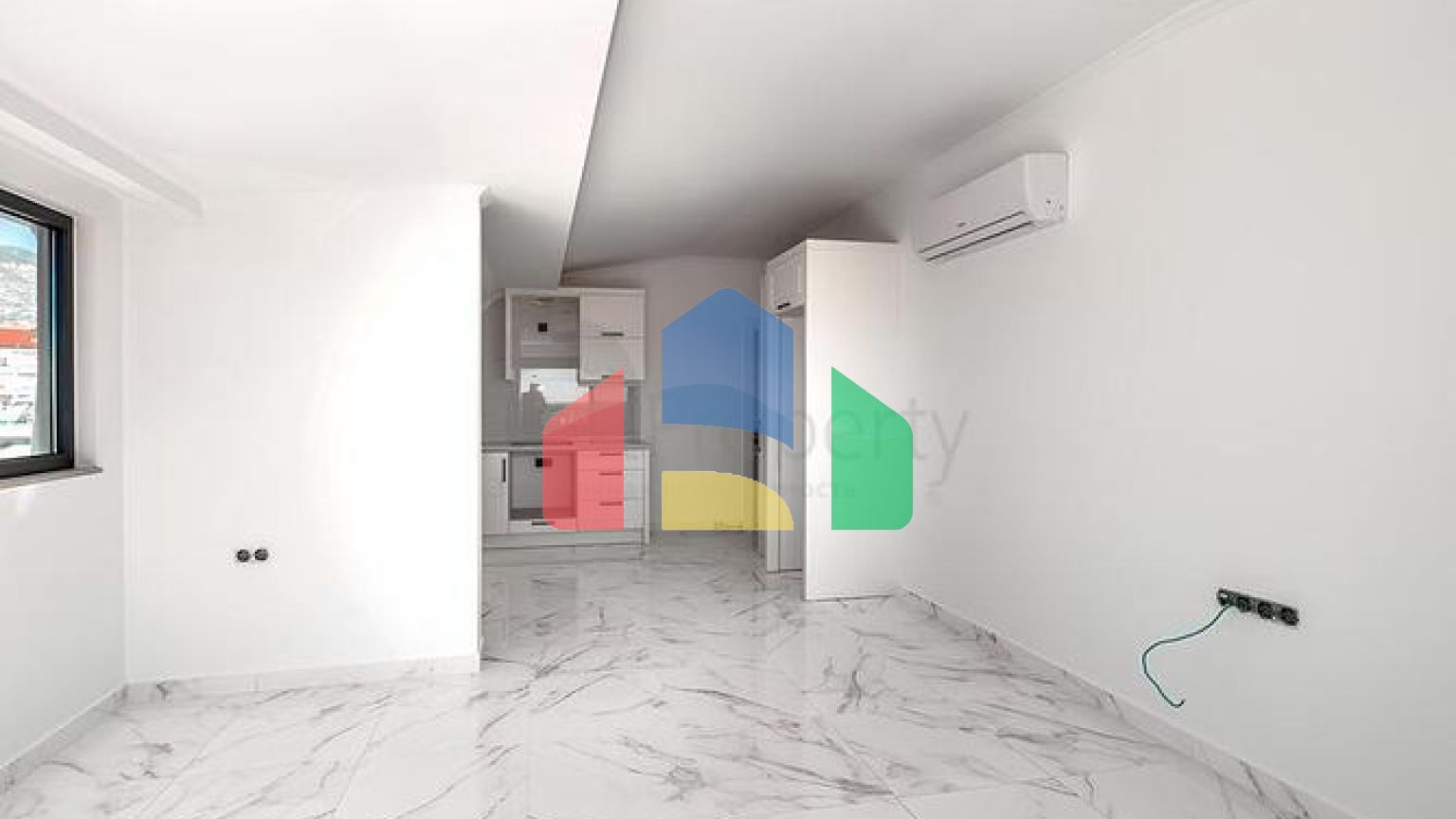 Пентхаус 2+2 с террасой и инфраструктурой комплекса в районе Клеопатра