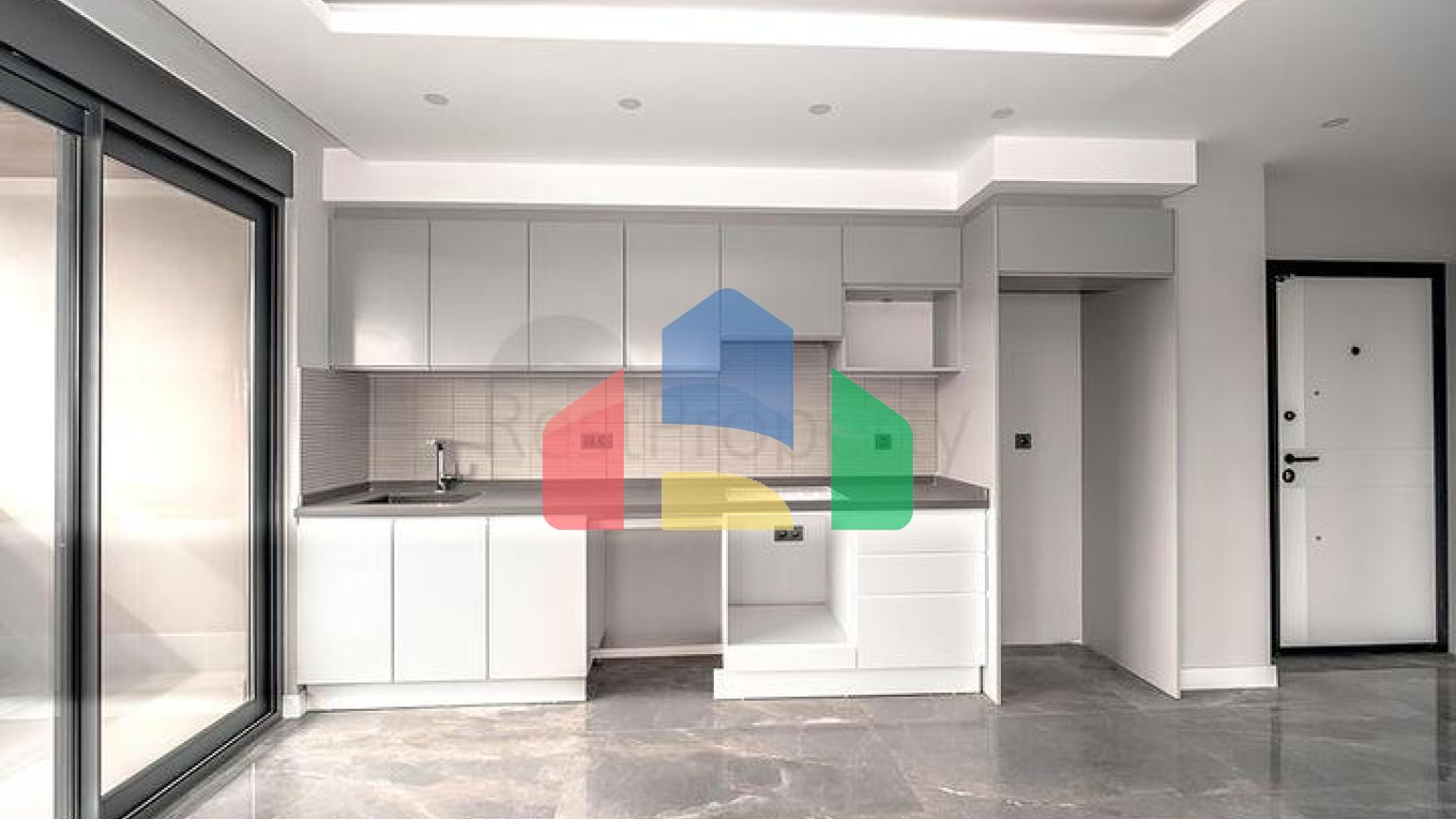 Пентхаус 3+1 с террасой и инфраструктурой в районе Клеопатра