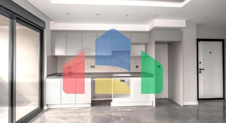 Пентхаус 3+1 с террасой и инфраструктурой в районе Клеопатра