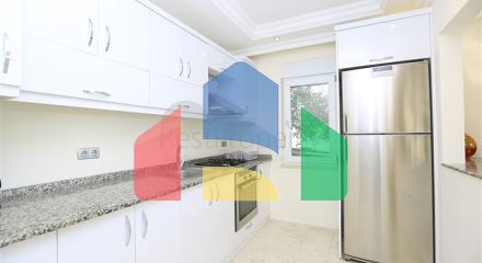 Затишна вілла з терасою і розвиненою інфраструктурою