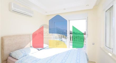 Затишна вілла з терасою і розвиненою інфраструктурою