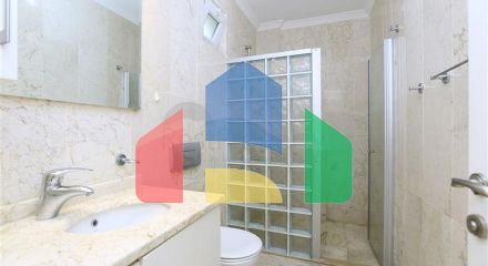 Затишна вілла з терасою і розвиненою інфраструктурою