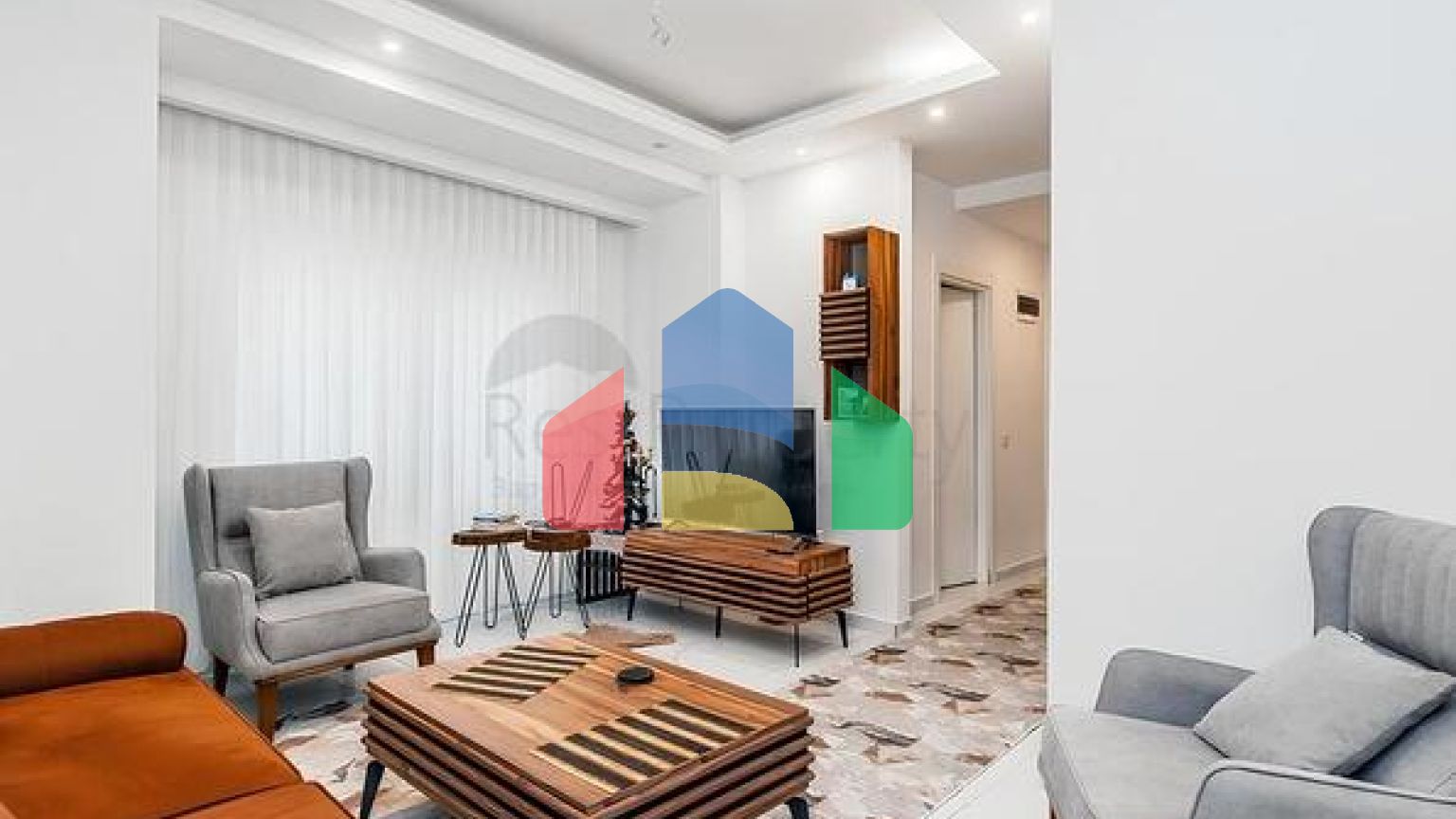 Уютная меблированная квартира 1+1 в современном доме района Клеопатра