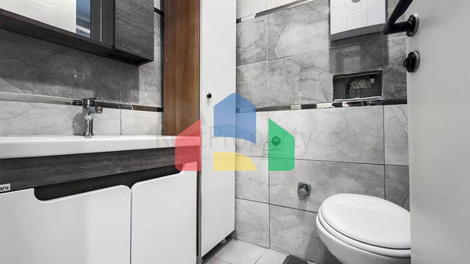 Уютная меблированная квартира 1+1 в современном доме района Клеопатра