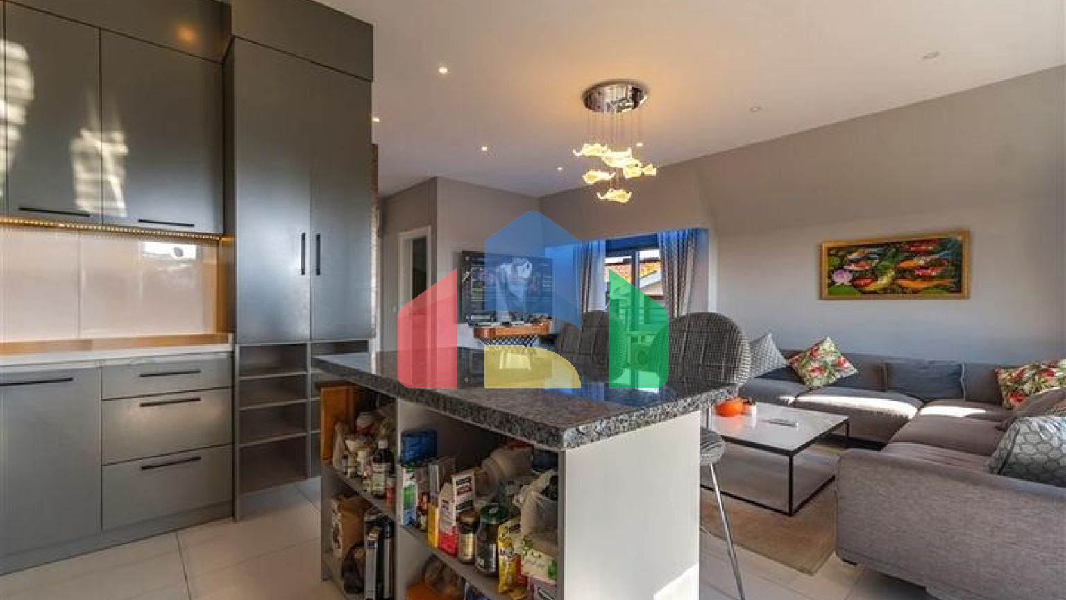 Просторий пентхаус 2 + 1 в центрі Аланії