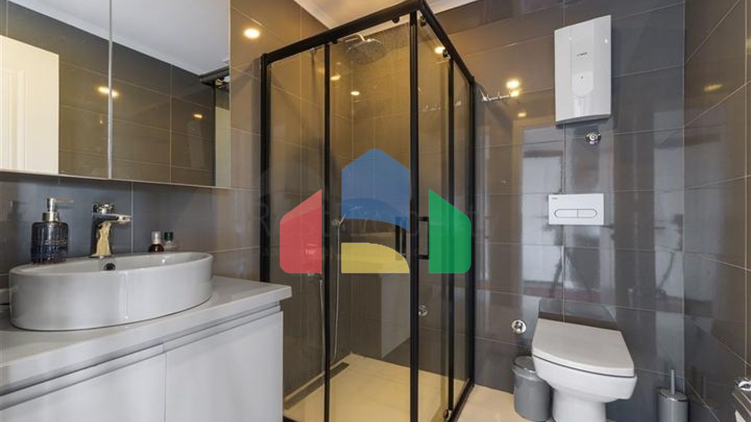 Просторий пентхаус 2 + 1 в центрі Аланії