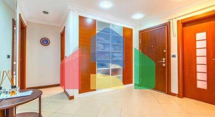 Простора квартира 3 + 1 з окремою кухнею біля моря в центрі Аланії Простора квартира 3 + 1 з окремою кухнею біля моря в центрі Аланії