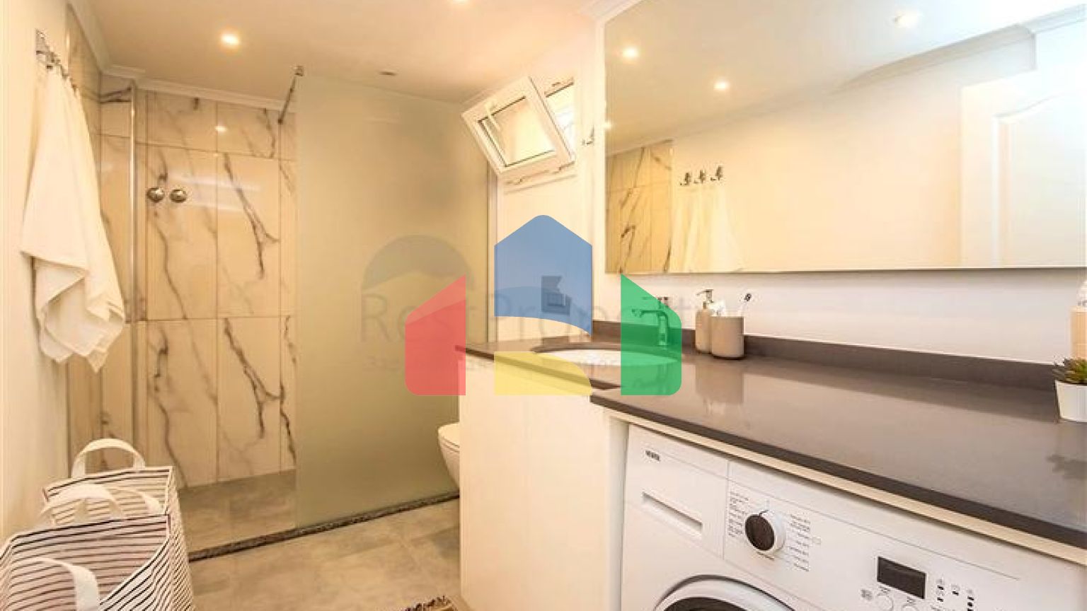 Квартира 2+1 с террасой и бассейном в районе Клеопатра