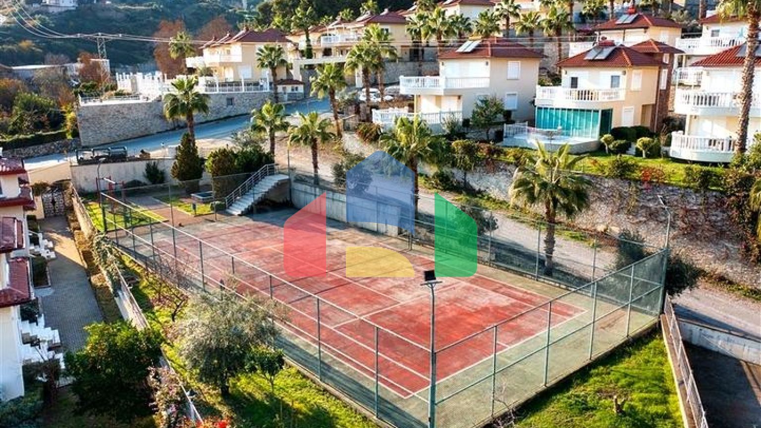 Затишна вілла в центральній частині Аланії для комфортного життя