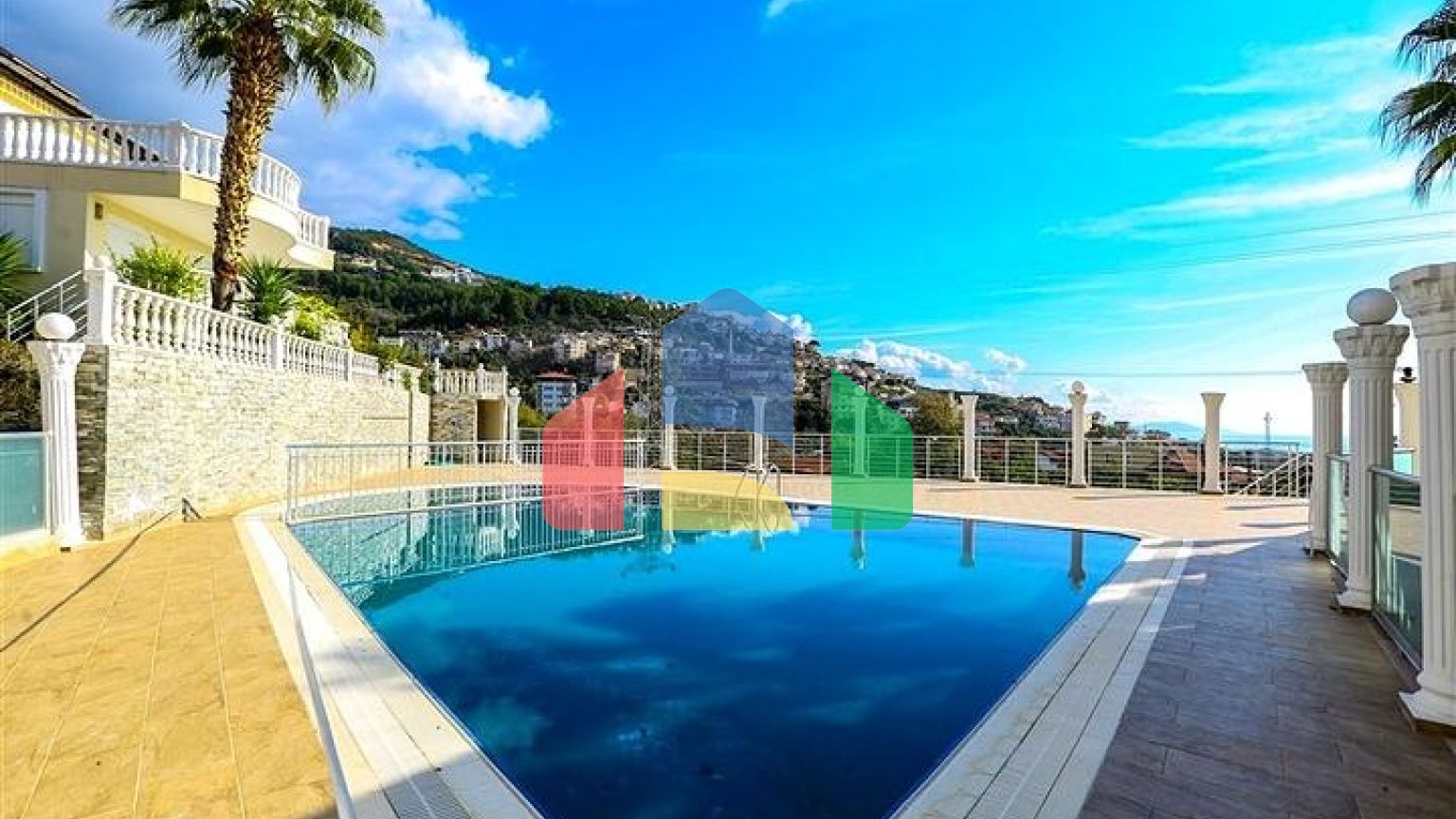 Затишна вілла в центральній частині Аланії для комфортного життя