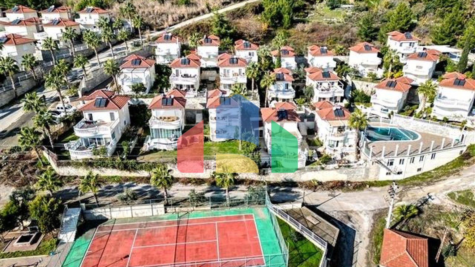 Затишна вілла в центральній частині Аланії для комфортного життя