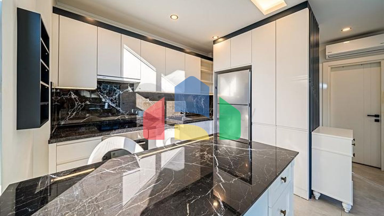 Двухкомнатная квартира в центре Аланьи с развитой инфраструктурой