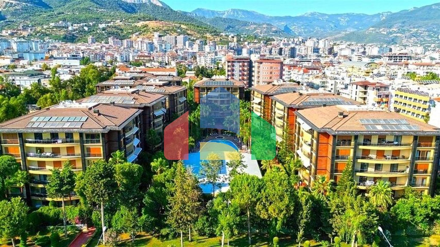 Просторная квартира 4+1 с отдельной кухней в центре Аланьи