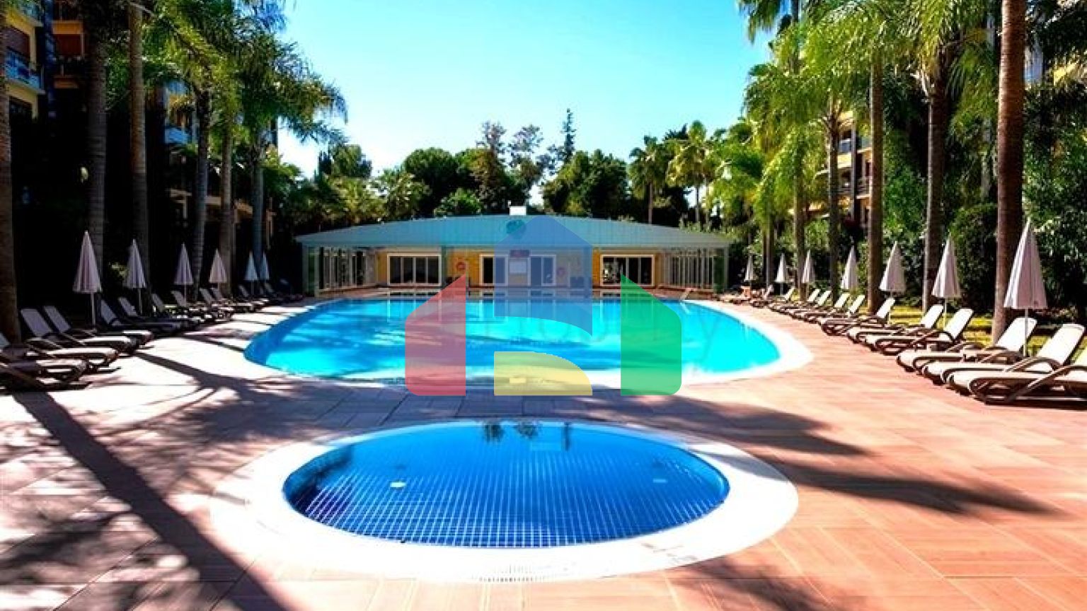 Просторная квартира 4+1 с отдельной кухней в центре Аланьи