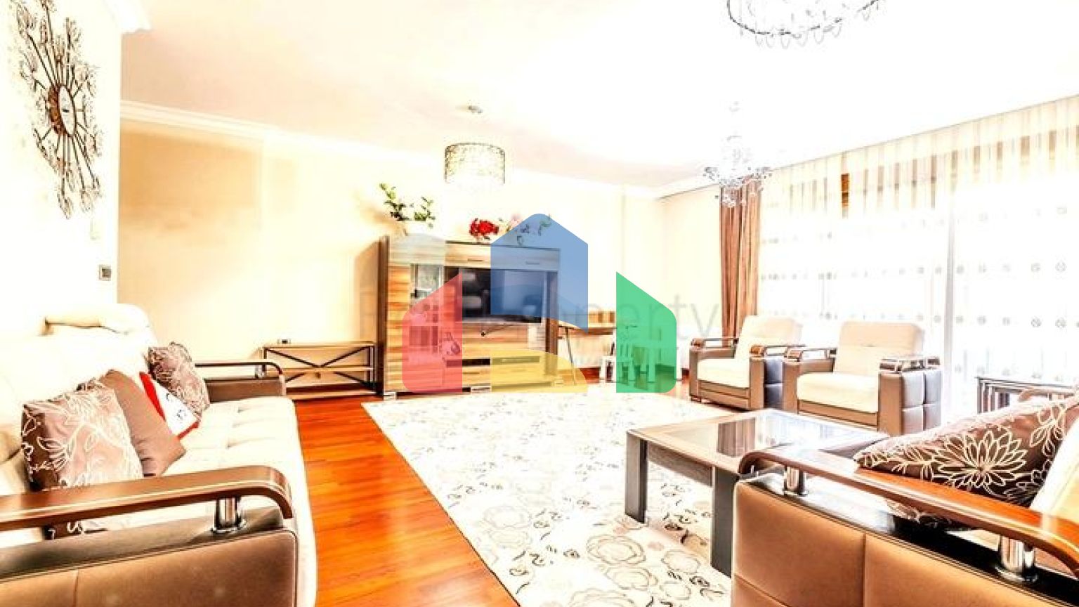 Просторная квартира 4+1 с отдельной кухней в центре Аланьи