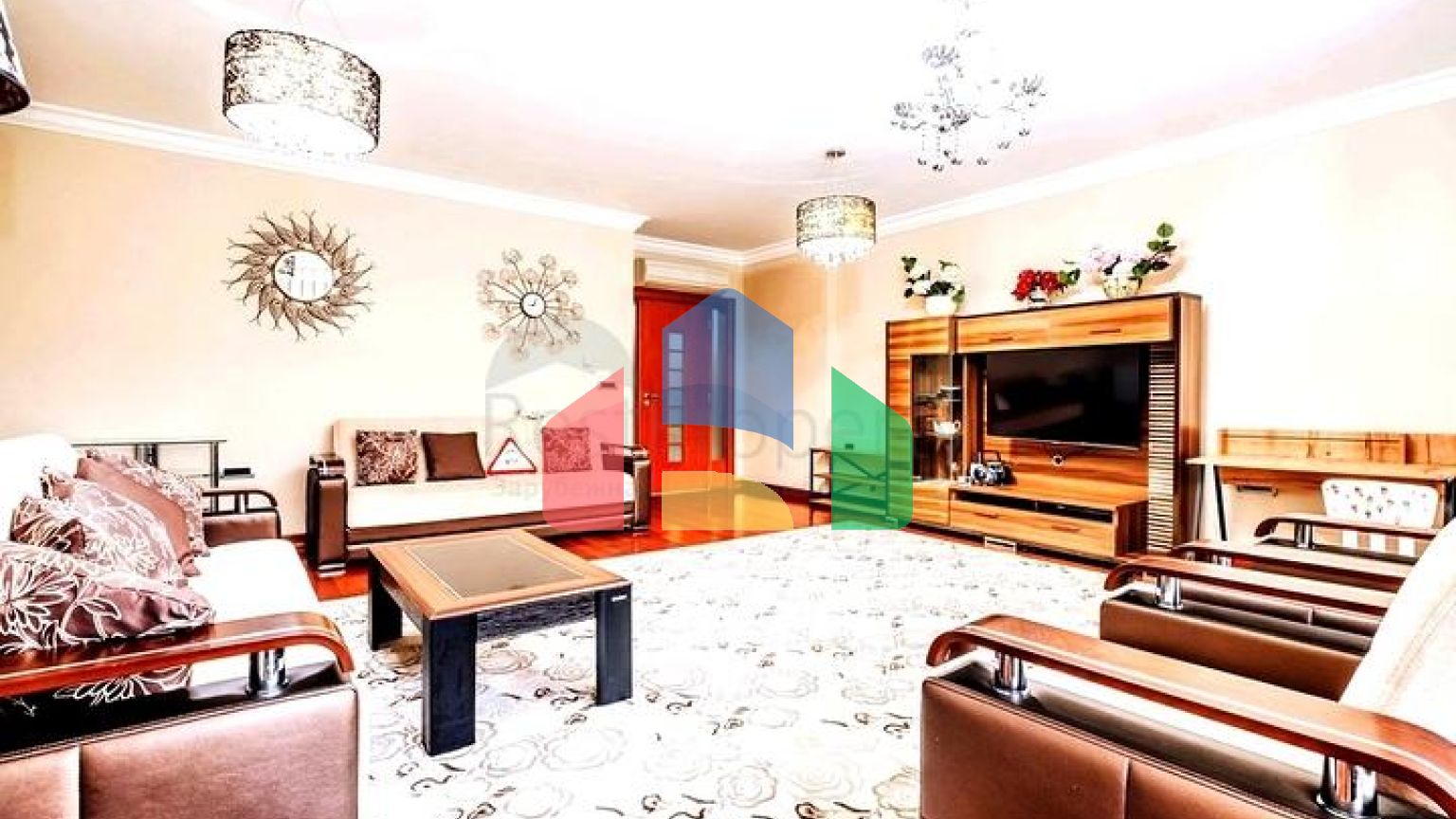 Просторная квартира 4+1 с отдельной кухней в центре Аланьи