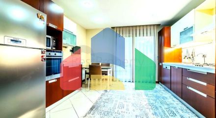 Просторная квартира 4+1 с отдельной кухней в центре Аланьи