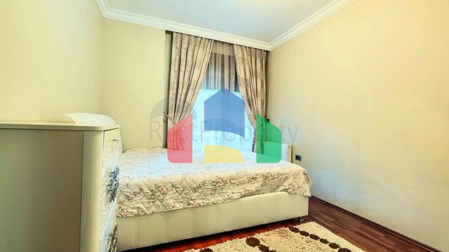 Просторная квартира 4+1 с отдельной кухней в центре Аланьи