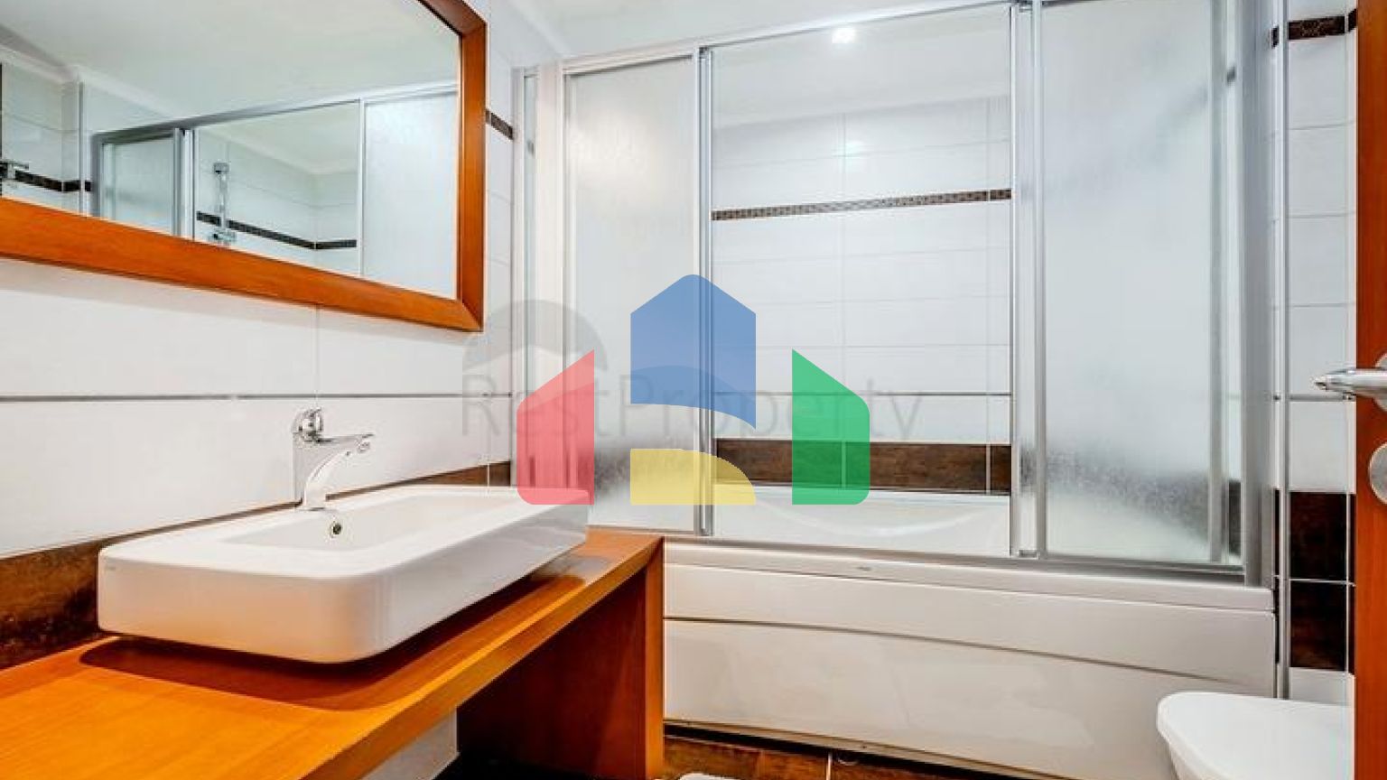 Просторная квартира 4+1 с отдельной кухней в центре Аланьи