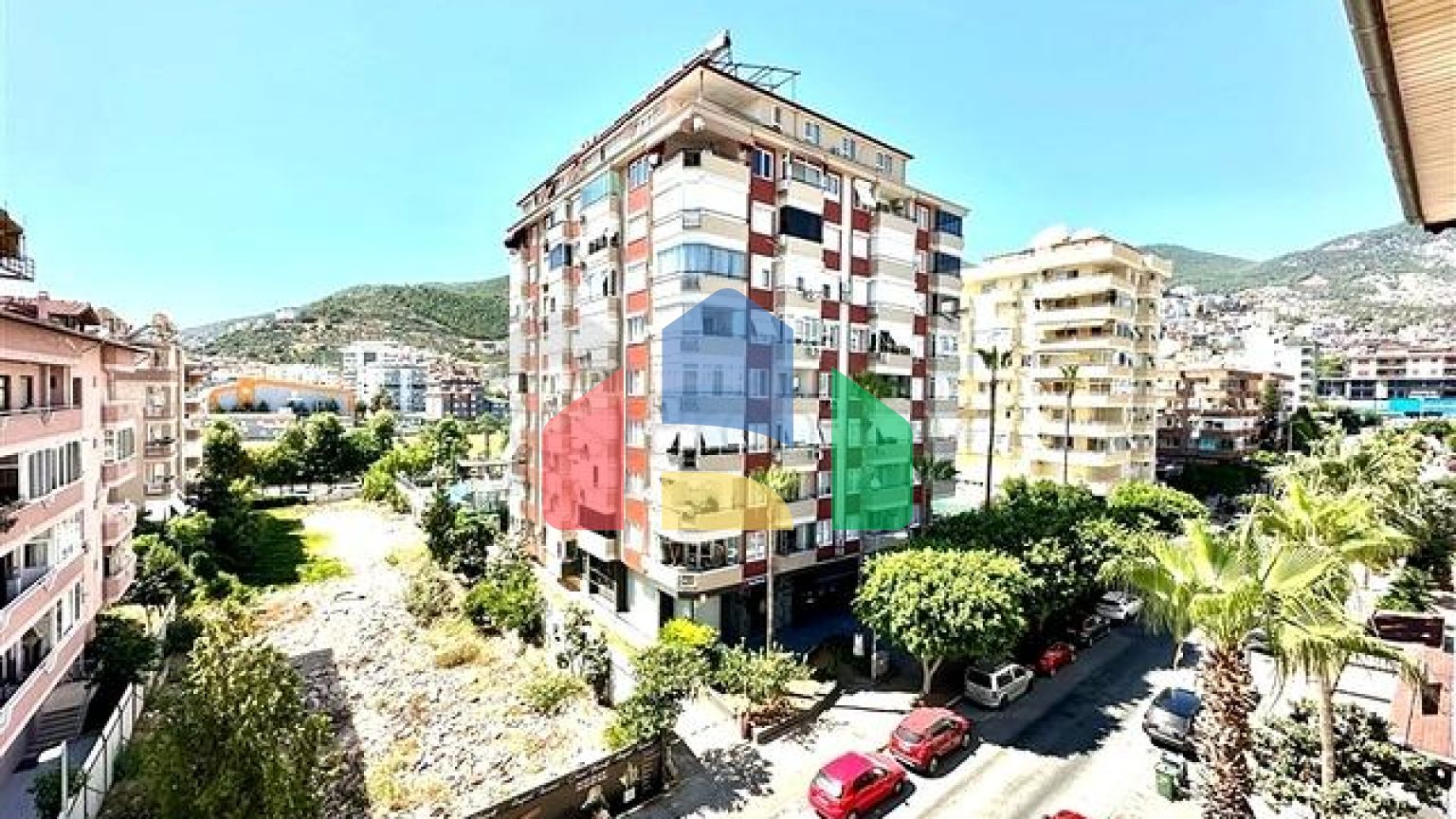 Пентхаус 2+1 с террасой в районе Клеопатра