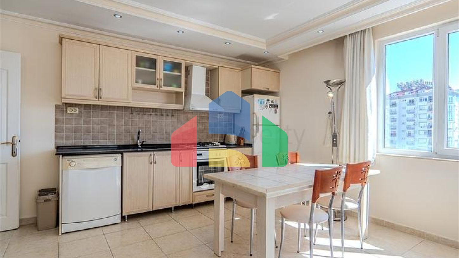 Просторная квартира 2+1 на пляже Клеопатры