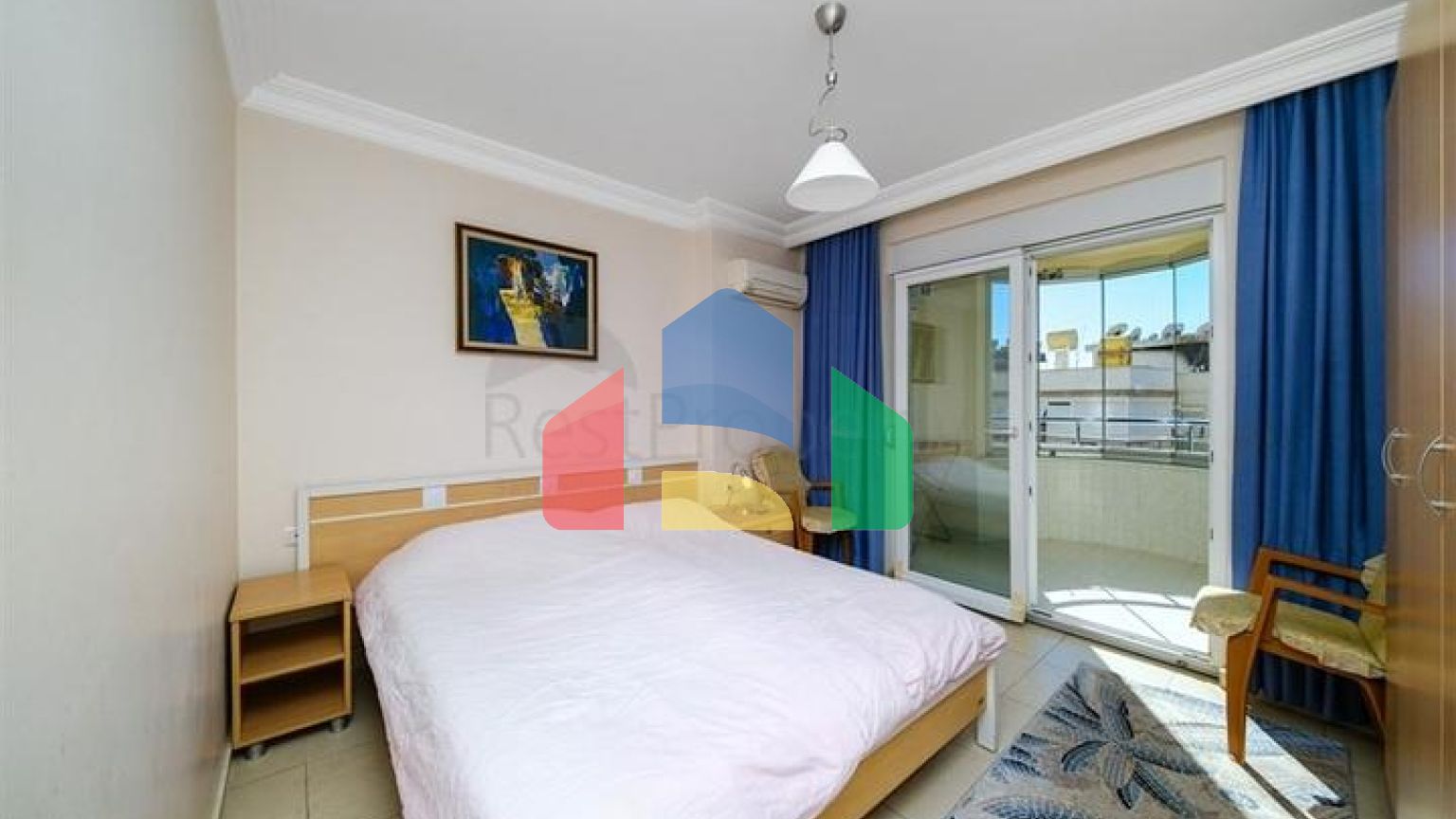 Просторная меблированная квартира 2+1 в районе Аланья центр