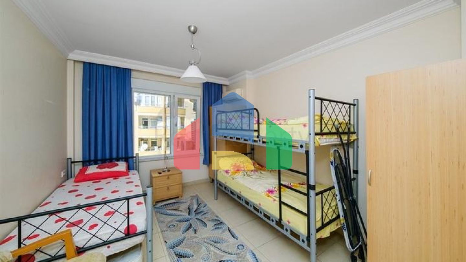 Просторная меблированная квартира 2+1 в районе Аланья центр