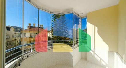 Просторная меблированная квартира 2+1 в районе Аланья центр