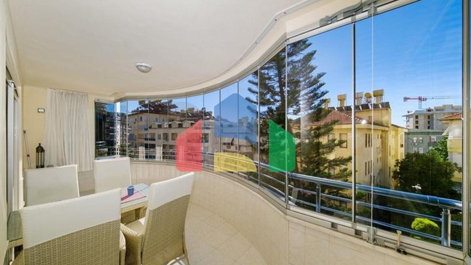 Просторная меблированная квартира 2+1 в районе Аланья центр