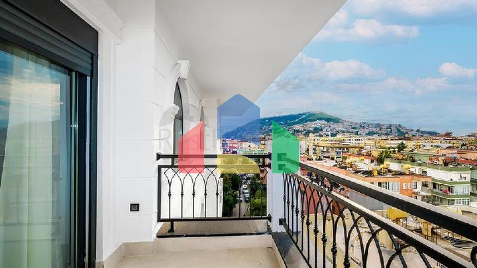 Пентхаус 3+1 в новом современном комплексе в центре Аланьи