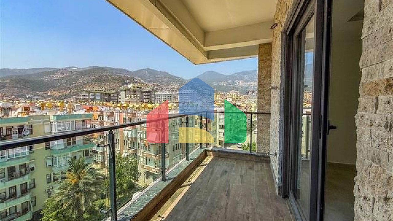 Современная квартира 2+1 в новом жилом доме района Клеопатра