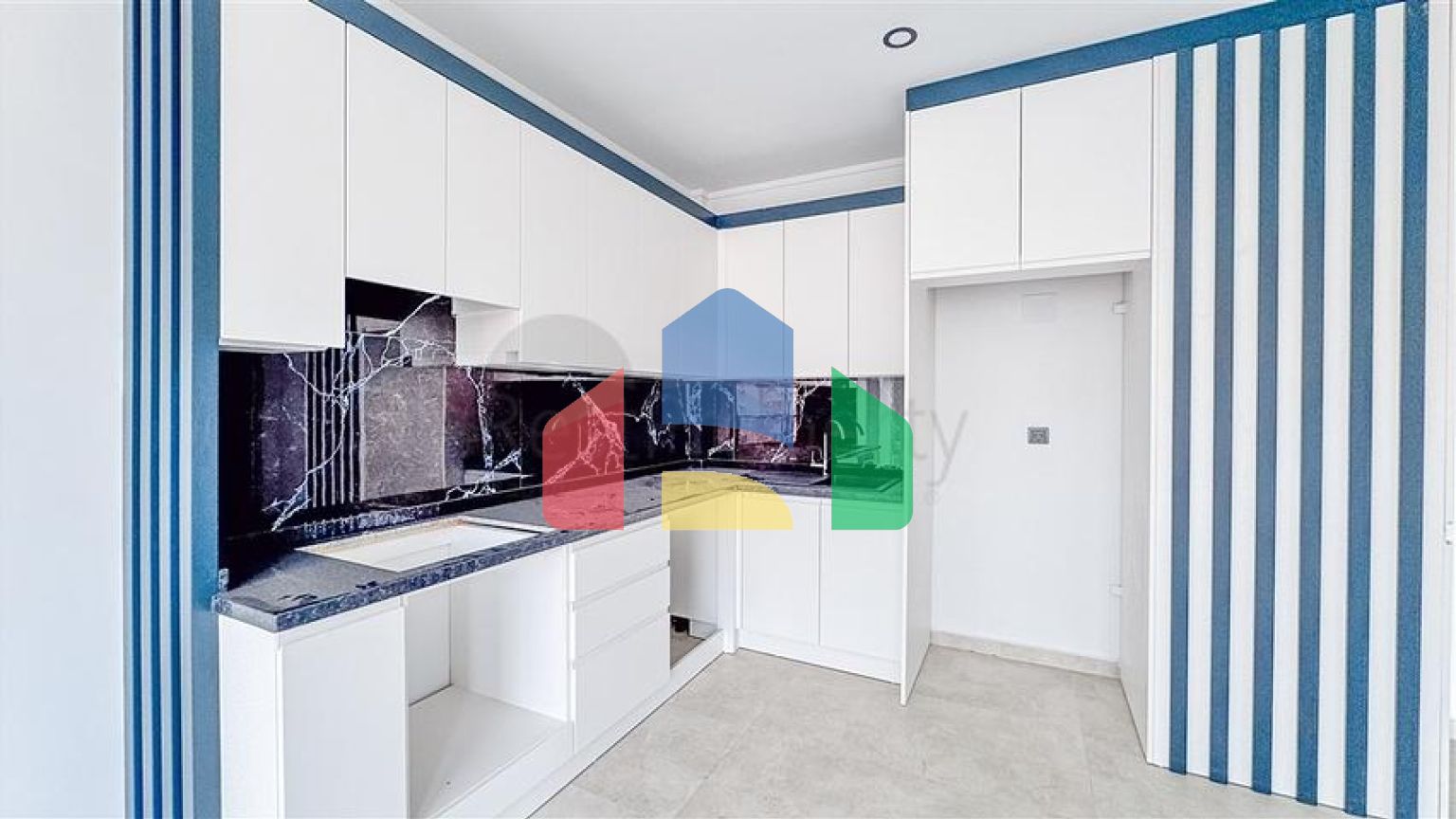 Двухкомнатная квартира 1+1 в центре Аланьи рядом с городской жизнью