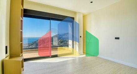 Шестикімнатна вілла 4+2 з приватним басейном в центрі Аланії